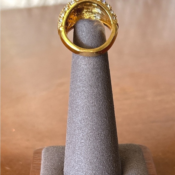 NWOT Monet Goldtone Pearl and Crystal Ring, Sz 6 - Picture 4 of 6